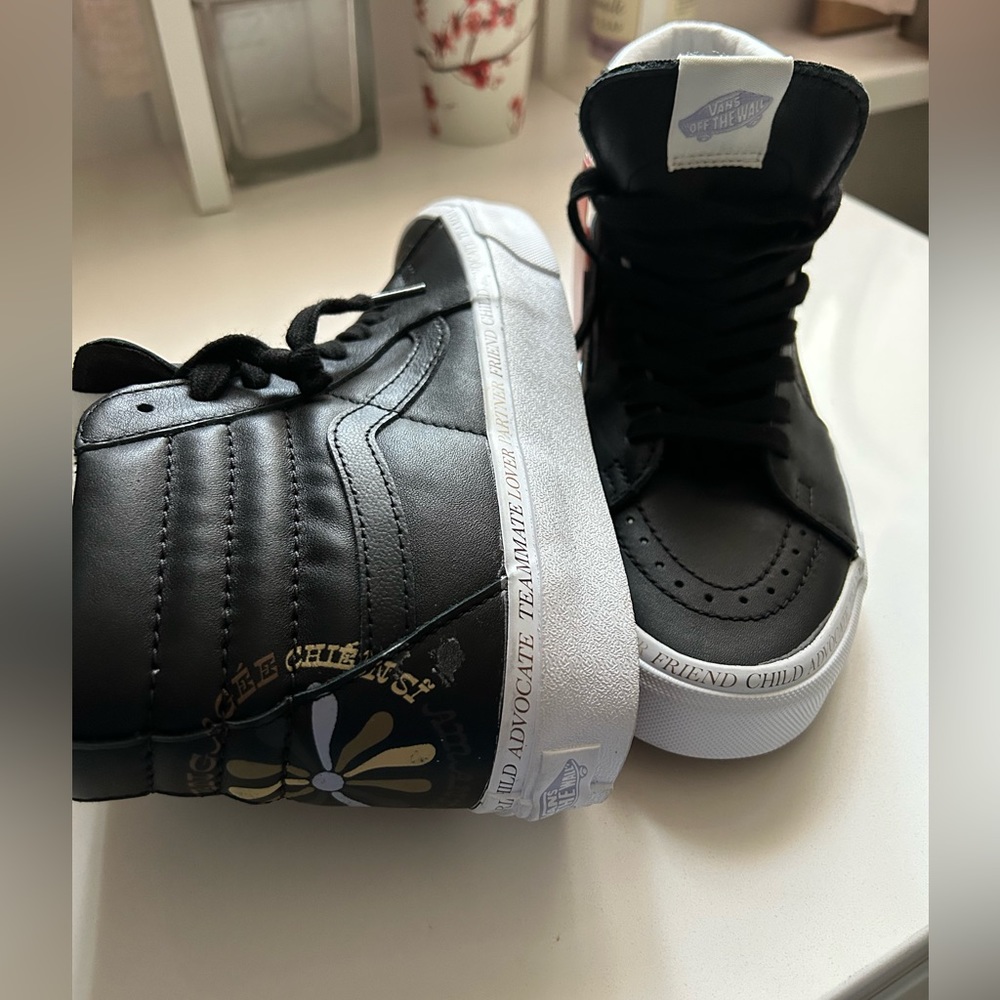 NWT - Vans Divine Collection